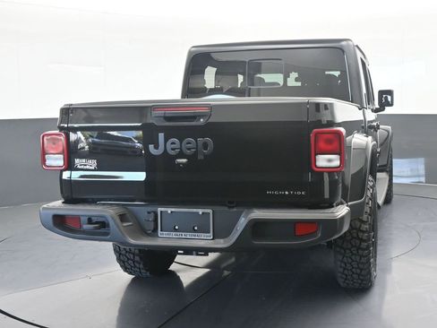 Used 2025 Jeep Gladiator Sport image 5