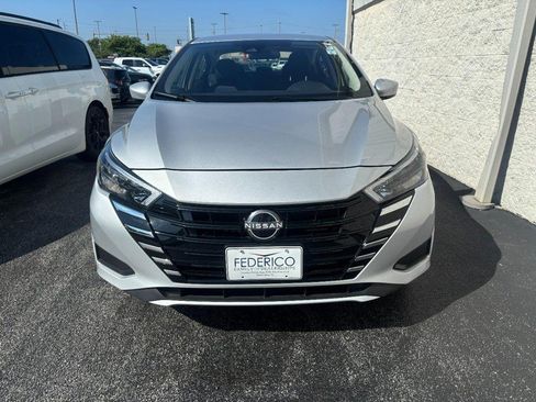 Used 2025 Nissan Versa SV FWD image 11