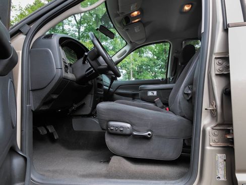 Used 2005 Dodge Ram 2500 Truck SLT w/ Quad Cab Big Horn Value Group AWD/4WD image 11