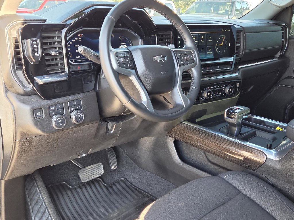 Used 2025 Chevrolet Silverado 1500 RST AWD/4WD image 14