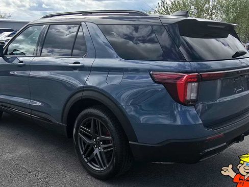 New 2026 Ford Explorer ST-Line w/ ST-Line Street Pack AWD/4WD image 3