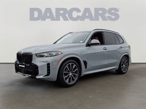 Certified 2025 BMW X5 xDrive50e w/ M Sport Package image 3