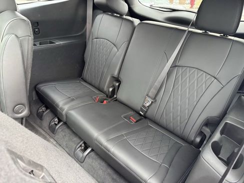 Used 2022 Buick Enclave Avenir w/ Avenir Technology Package image 26