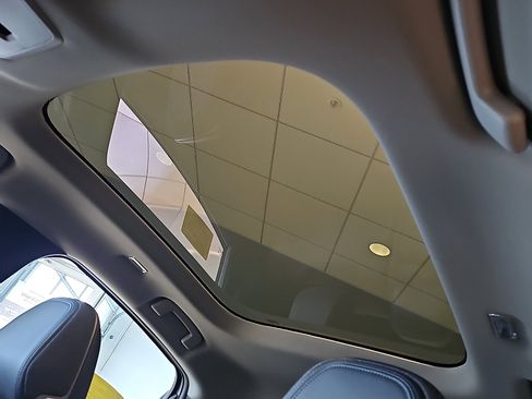 New 2026 Nissan Leaf Platinum+ w/ Cargo Package (Platinum+) image 10