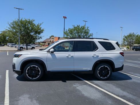 New 2026 Honda Pilot Touring image 6
