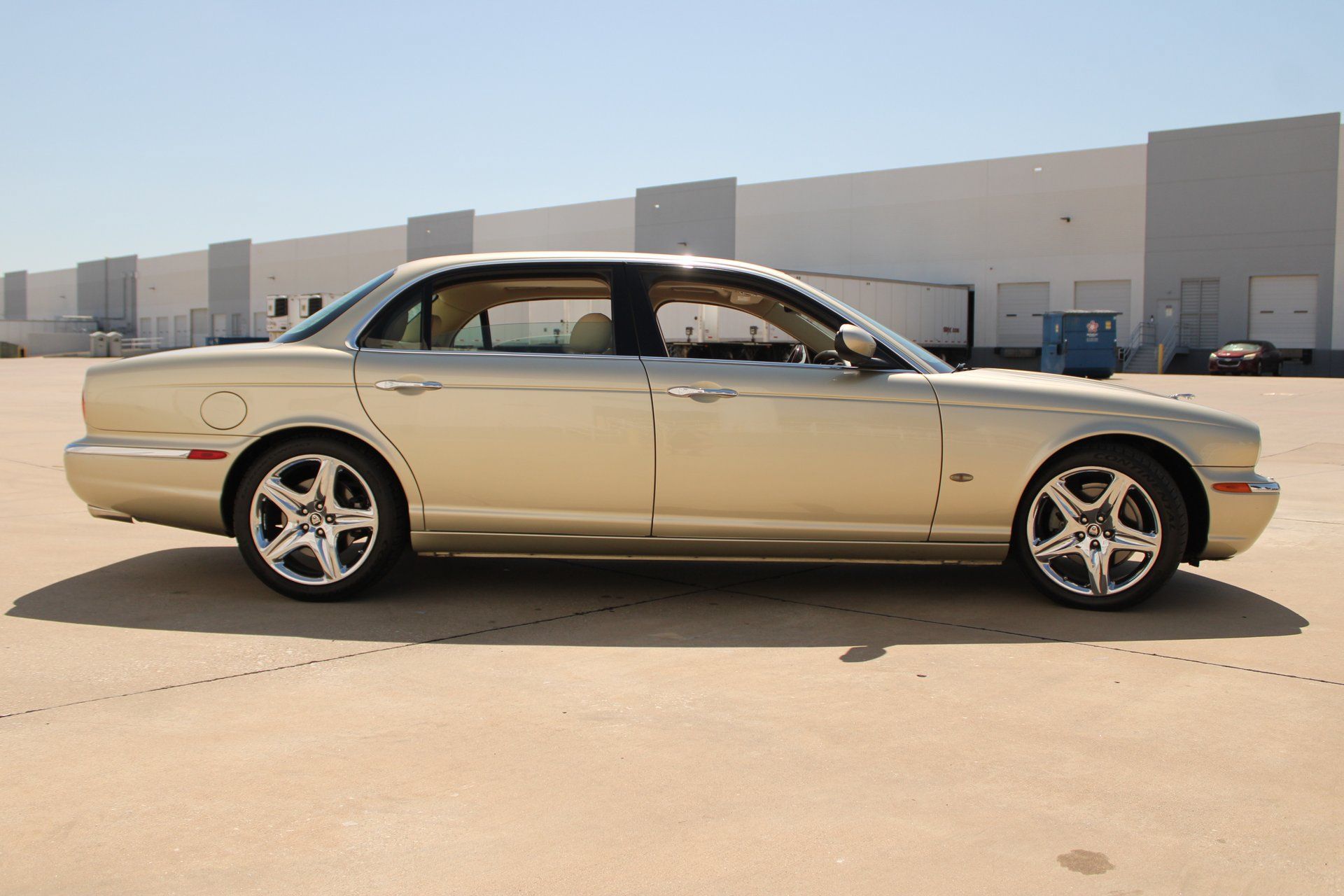 Used 2006 Jaguar XJ8 RWD image 25