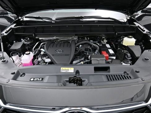 New 2026 Toyota Highlander Limited image 15
