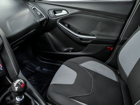 Used 2018 Ford Focus ST image 34