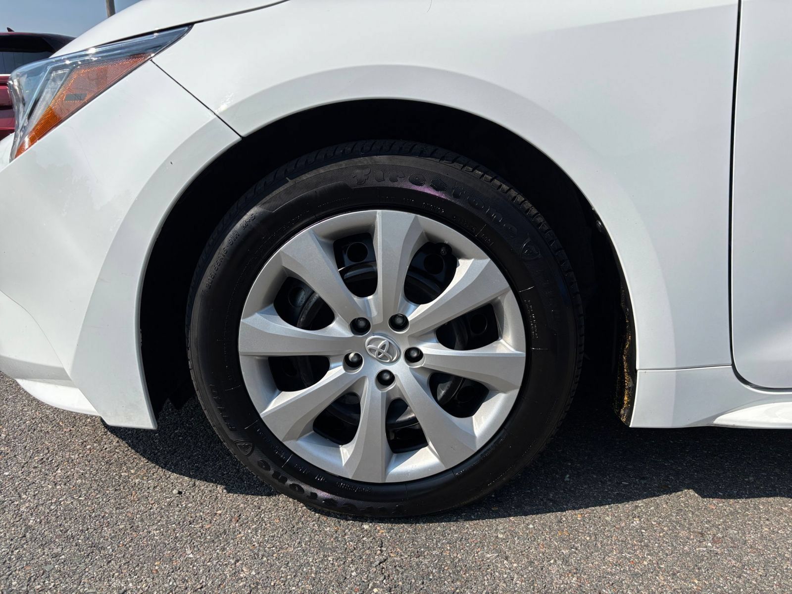 Used 2025 Toyota Corolla LE FWD image 27