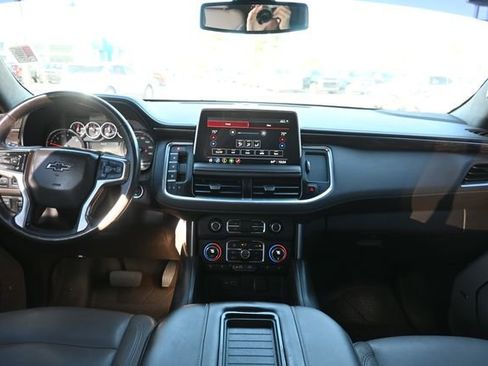 Used 2021 Chevrolet Tahoe Z71 w/ Z71 Signature Package image 12