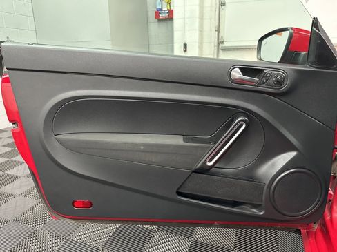 Used 2019 Volkswagen Beetle 2.0T S image 19