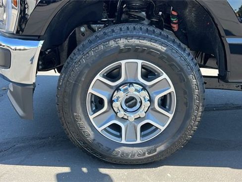 New 2025 Ford F250 Lariat w/ FX4 Off-Road Package image 10