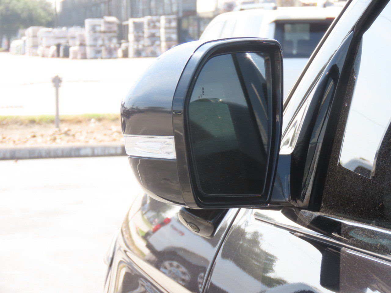 Used 2023 Ford Expedition Limited RWD image 16