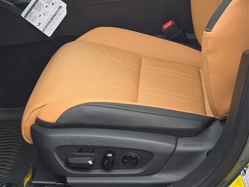 New 2025 Lexus ES 300h w/ Luxury Package image 29