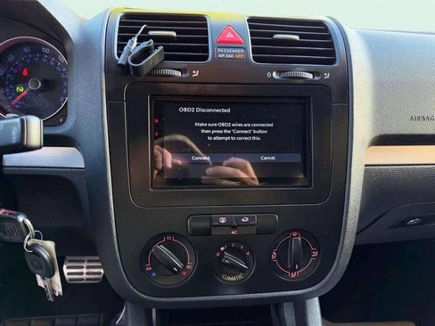 Used 2007 Volkswagen Golf 2-Door image 14