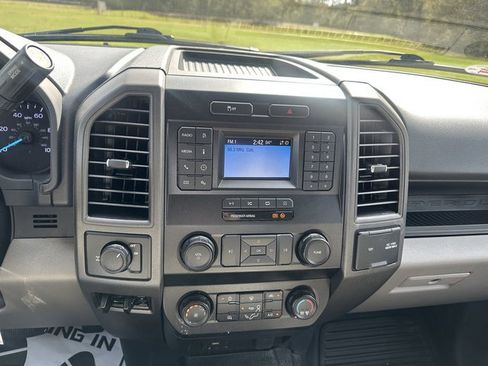 Used 2022 Ford F250 XL w/ Power Equipment Group image 11
