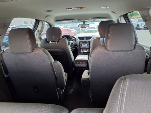 Used 2017 Chevrolet Traverse LT w/ Style and Technology Package FWD image 26