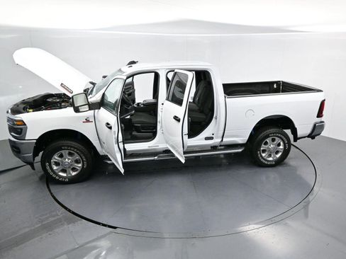 Used 2025 RAM 2500 Big Horn AWD/4WD image 41