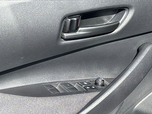 Used 2025 Toyota Corolla LE image 25