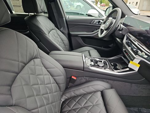 New 2026 BMW X5 xDrive40i w/ M Sport Package AWD/4WD image 10