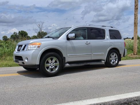 Used 2011 Nissan Armada Platinum w/ 2nd Row Captain Seat Pkg AWD/4WD image 2