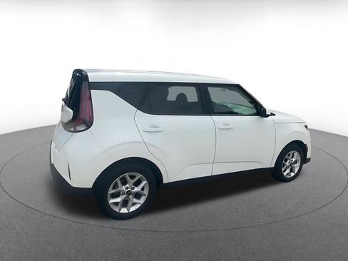 Used 2025 Kia Soul LX w/ LX Technology Package FWD image 14