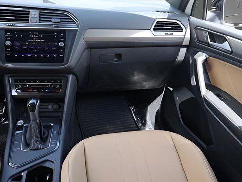 Certified 2024 Volkswagen Tiguan SE R-Line FWD image 16