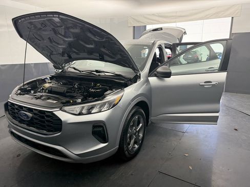 Used 2024 Ford Escape ST-Line image 16