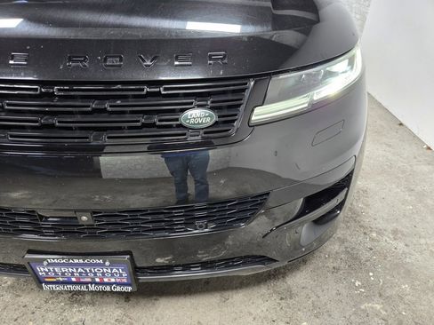 Used 2025 Land Rover Range Rover Sport SE image 6