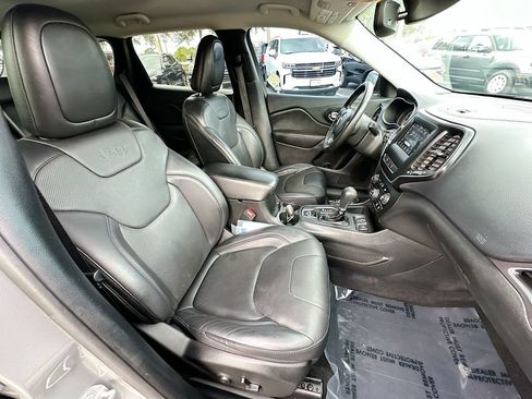 Used 2020 Jeep Cherokee Latitude Lux w/ Comfort/Convenience Group FWD image 25