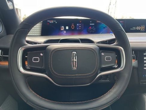 Used 2025 Lincoln Navigator L Black Label AWD/4WD image 36