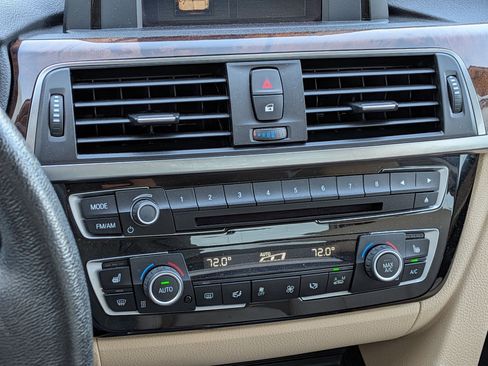 Used 2018 BMW 320i Sedan image 22