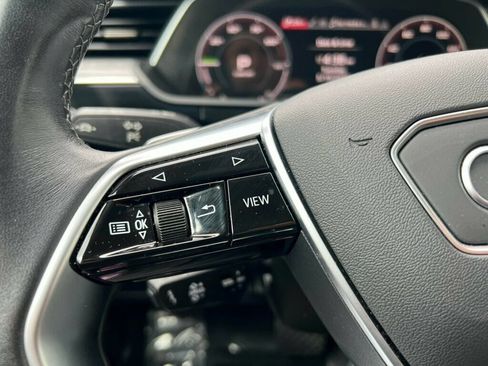 Used 2024 Audi Q8 e-tron Premium AWD/4WD image 18