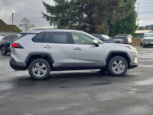 New 2025 Toyota RAV4 XLE image 7