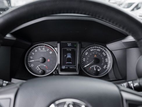 Used 2019 Toyota Tacoma TRD Off-Road image 26