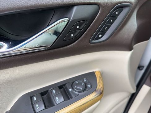 Used 2018 GMC Acadia Denali w/ Technology Package FWD image 27