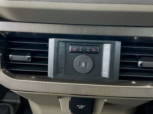 New 2026 Ford F350 Platinum w/ Platinum Plus Package image 30