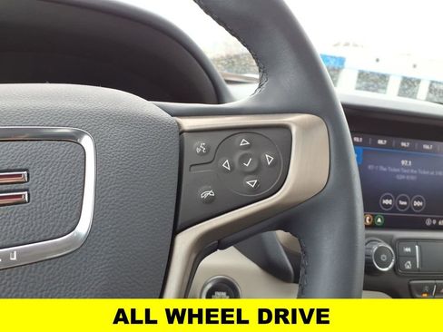 Used 2023 GMC Terrain Denali image 17