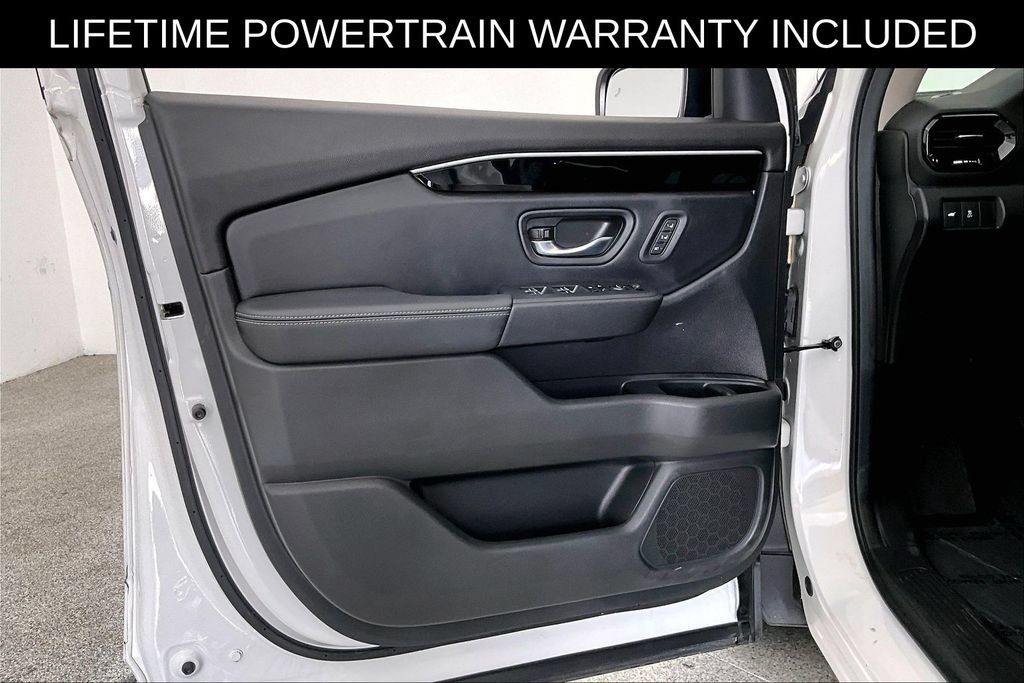 Used 2025 Honda Pilot EX-L image 23