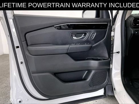 Used 2025 Honda Pilot EX-L image 23