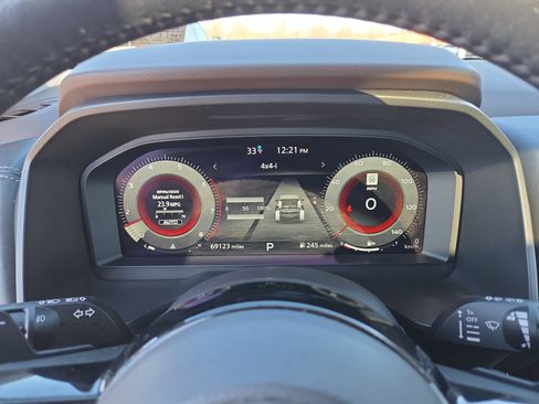 Used 2022 Nissan Rogue Platinum w/ Head-Up Display Package image 23