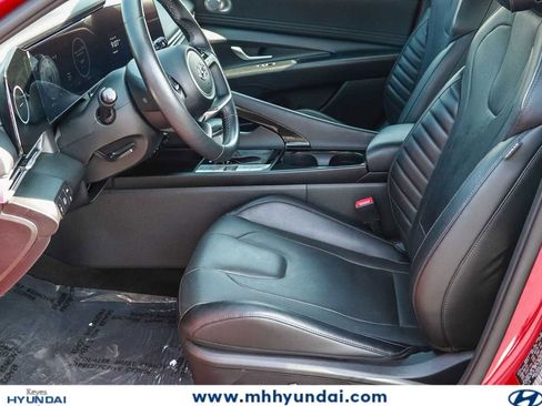 Certified 2023 Hyundai Elantra Limited FWD image 17
