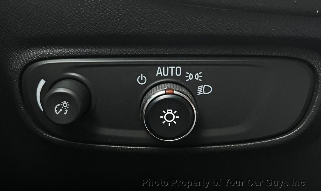Used 2020 Chevrolet Equinox LS w/ LS Convenience Package FWD image 29
