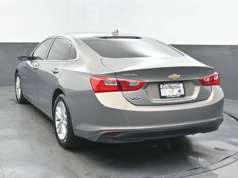 Used 2018 Chevrolet Malibu LT w/ Driver Confidence Package FWD image 8