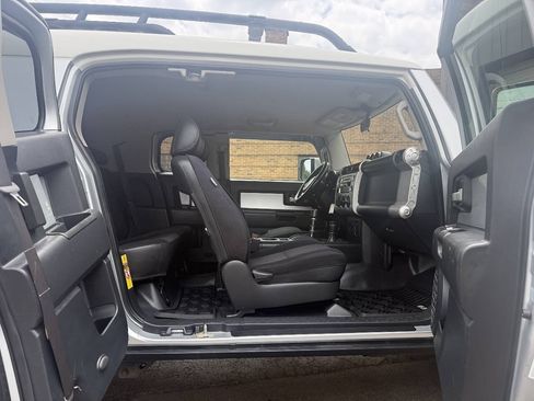 Used 2007 Toyota FJ Cruiser 4WD w/ Upgrade Pkg 2 image 14