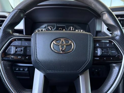 Used 2022 Toyota Tundra SR5 w/ SR5 Convenience Package AWD/4WD image 24