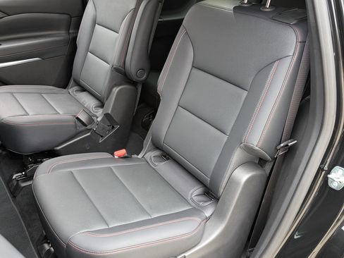 Used 2025 Chevrolet Traverse Z71 w/ Driver Confidence Package image 17