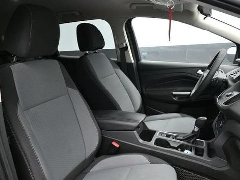 Used 2017 Ford Escape SE w/ Equipment Group 201A AWD/4WD image 10