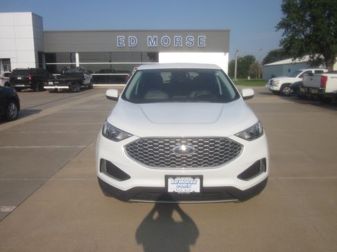 Used 2024 Ford Edge SEL AWD/4WD image 2