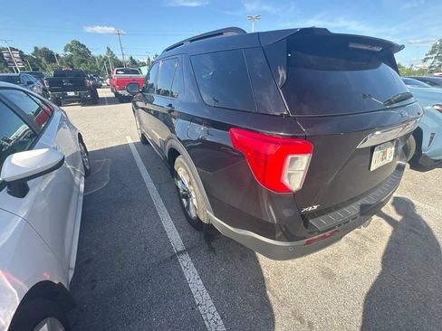 Used 2024 Ford Explorer XLT w/ Equipment Group 202A RWD image 16